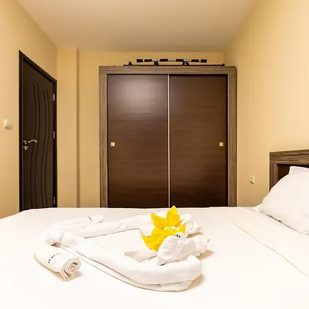 South - 2bd Flat With Balcony By Flat Mаnager Lägenhet